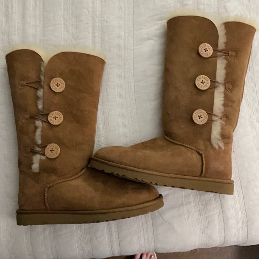 UGG Bailey Suede Button Water-Repellent Size 10